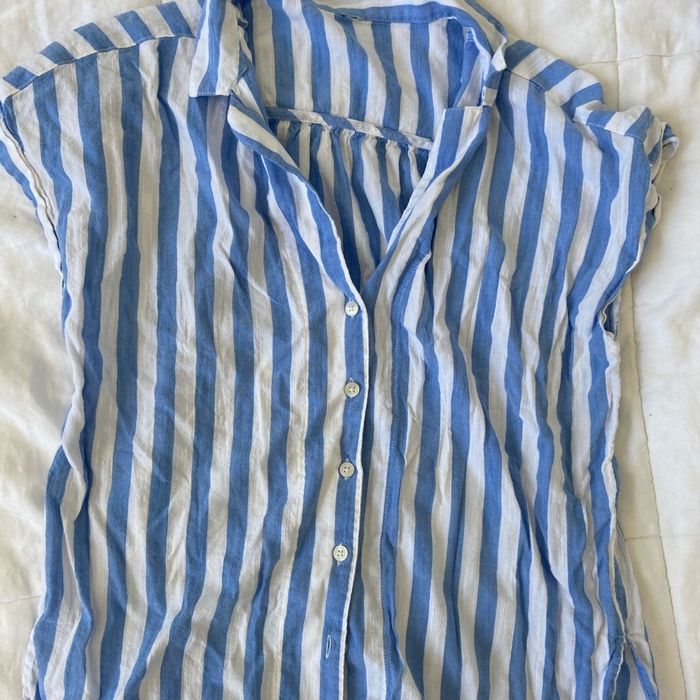 Sleeveless button up with collar